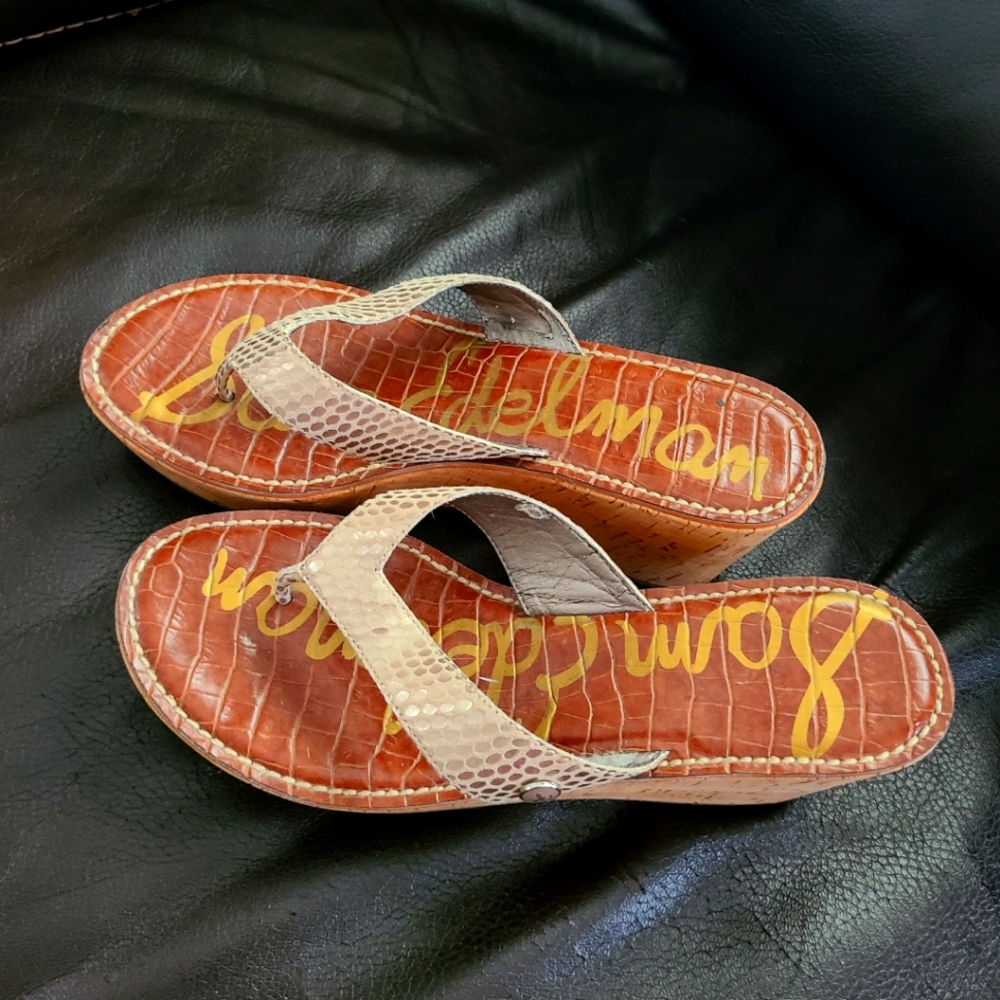 Sam Edelman wedges,I love these shoes but their too narrow for my feet. Size 9 M